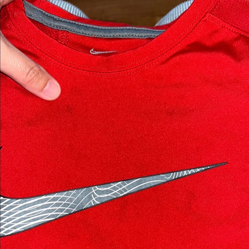 Nike Red Short Sleeve Tee with Iconic Swoosh - Picture 2 of 4
